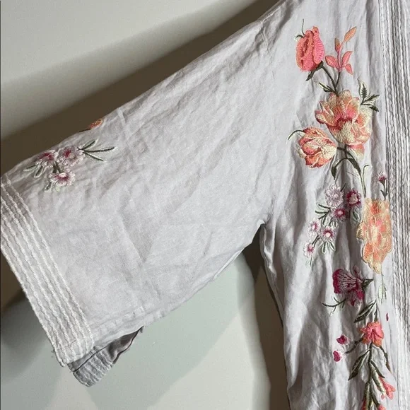 Johnny Was | Vienna Linen Light Gray Floral Embroidered Kimono Top Size XL NWT - Picture 3 of 8